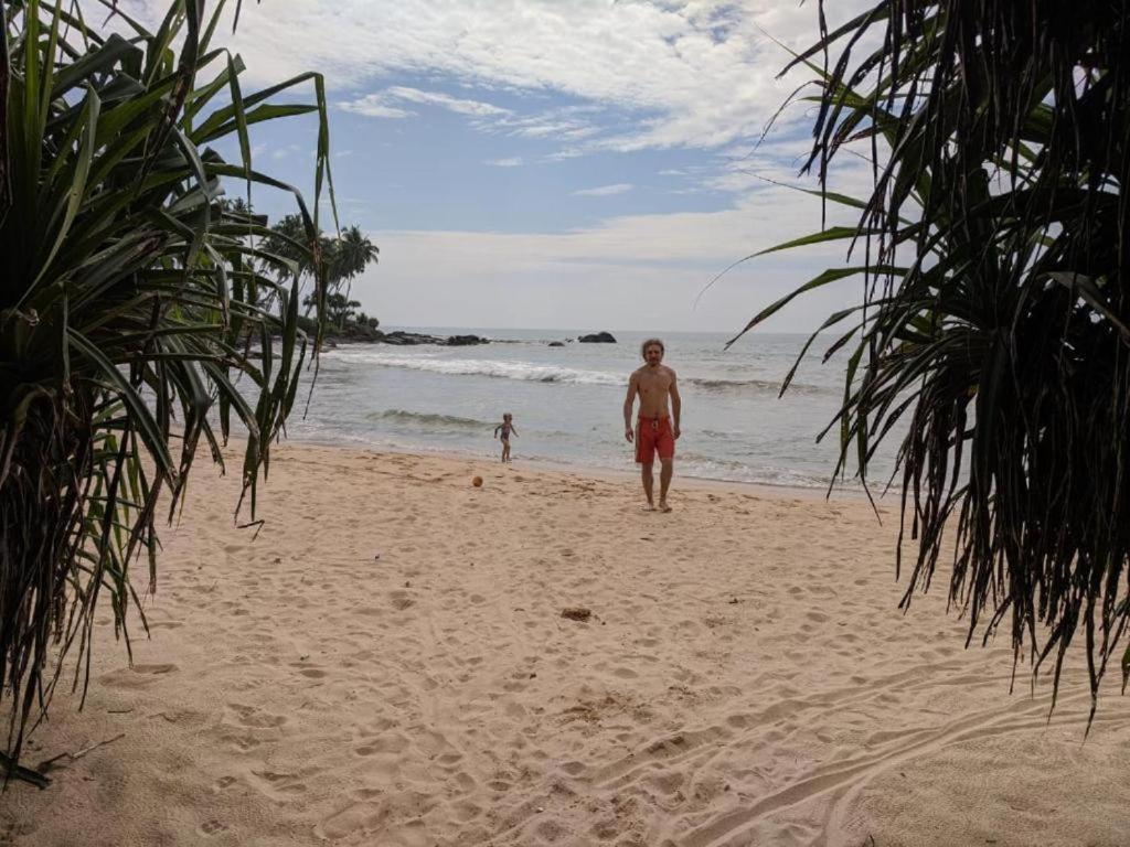 Inn Sea Horizon Ahungalla Buitenkant foto